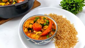 Creamy Spinach-Infused Chickpea Cauliflower Curry